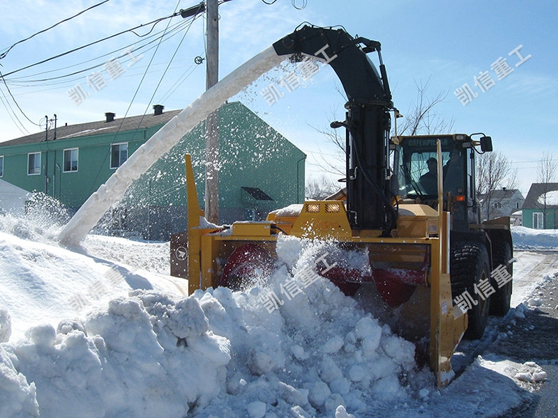 車載式拋雪機