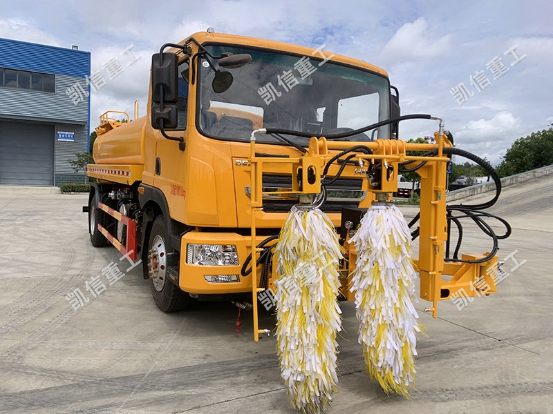 城市護欄清洗車（整車 上牌）